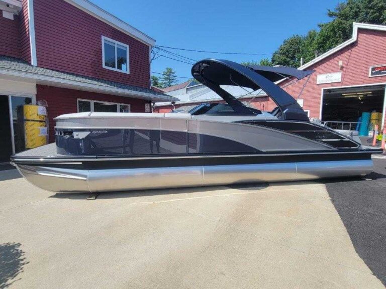 2025 Bennington 25RXSBWA - ESP - Arch - Windshield - Owner Demo US-ETWR6587F425 [photo 9]